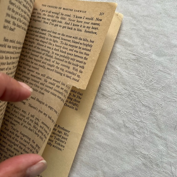 Vintage Tolkien Book - Picture 5 of 8